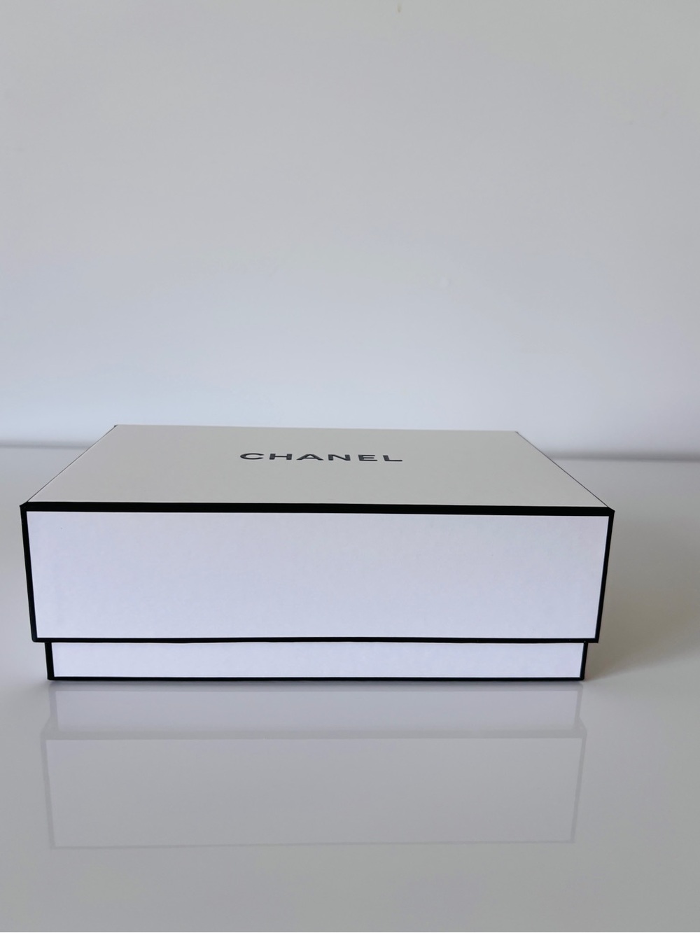 CHANEL Box - Picture 3 of 6